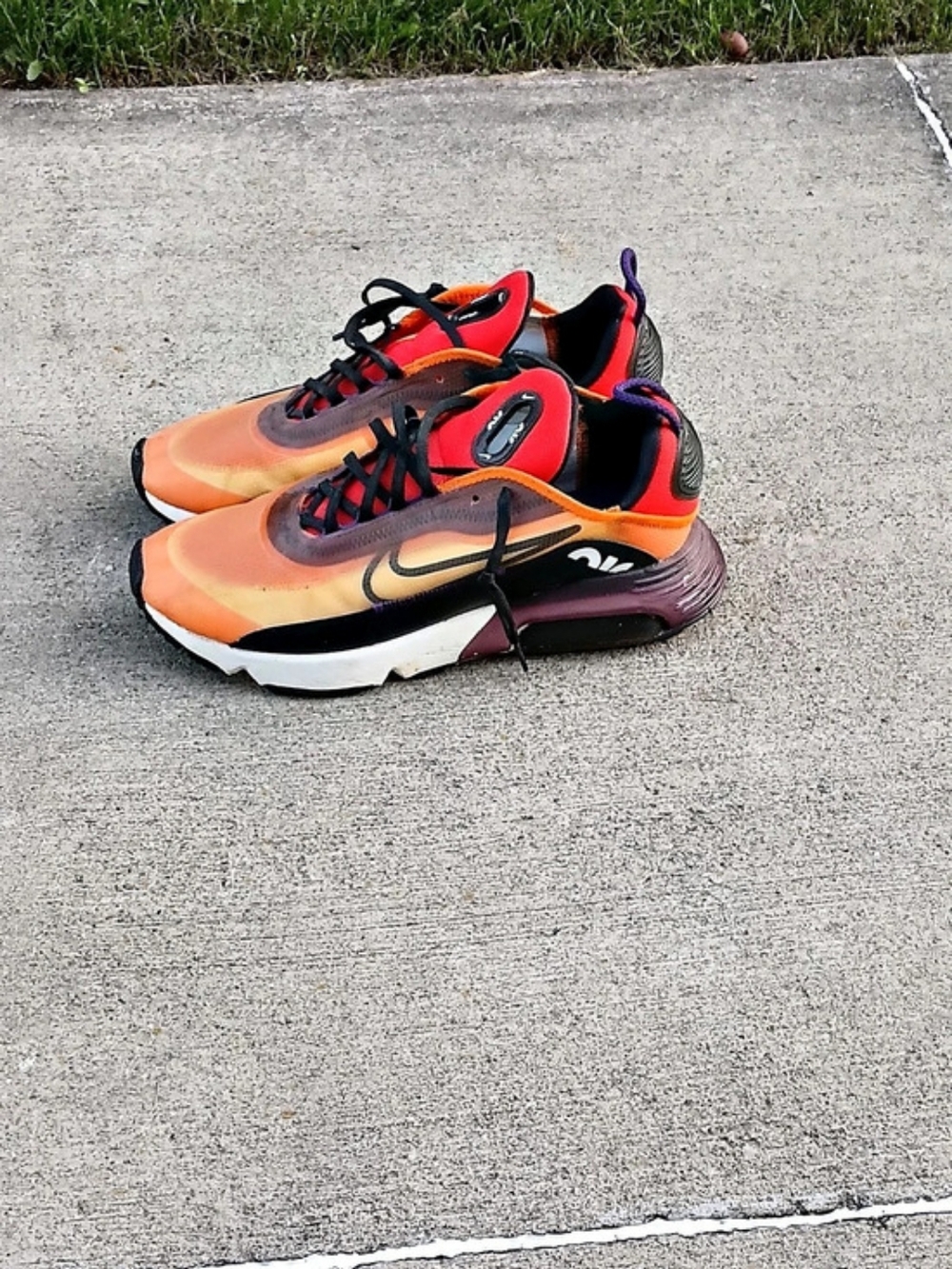 Nike Air Max Men's 2090 Magma Orange & Black Purple Size US 11